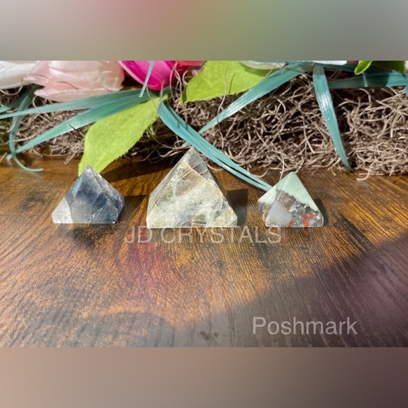Crystal Pyramids - Picture 3 of 12